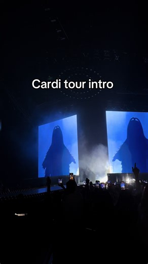 All those fireworks though 🤩 #littlemissdramatour #seattle #cardib #fyp