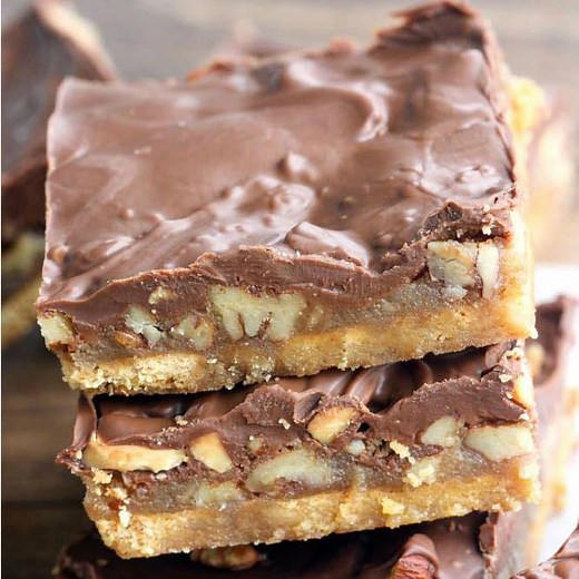 3.4M views · 174 reactions | Just 5 ingredients for the tastiest, easiest GRAHAM CRACKER TOFFEE BARS! Perfect for an easy holiday treat. Full printable recipe: https://tastesbetterfromscratch.com/graham-cracker-toffee-bars/ | Tastes Better From Scratch | Facebook