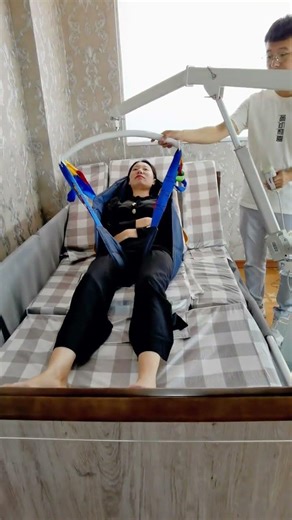 285、因全身无力，离床困难吊兜移位机来解决##适老化产品#移位机#失能老人#瘫痪#抖音@DOU+小助手