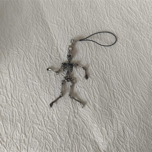 Movable Skull Phonechain Keychain – Punk Gothic Skeleton Key Ring | Halloween Alt Accessory - Etsy