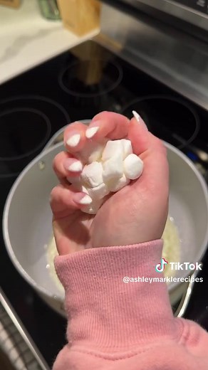 Marshmallow Popcorn Recipe for Movie Nights