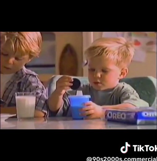 Forgot all about this kid pouring milk onto his oreo #oldcommercials #90scommercial #2000scommercials #2000skids #nostalgia #fyp #foryoupage #childhoodmemories #childhood #90snostalgia #2000sthrowback #90skid