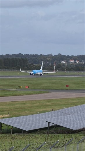 KLM B737 PH-BXB AMS-EDI 3rd Sept #aviation #avgeek #plane #spotting #boeing #landing #airport #uk