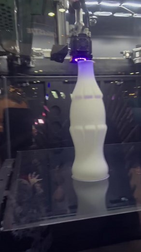 Worlds biggest 3d printer created an iron throne #ironthrown #got #3d #3dprinter #worldsbiggest