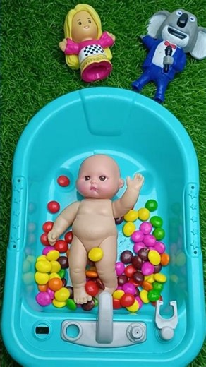 Full of 3 Rainbow BathTubs Candy with M&M's & Magic Slime Cutting