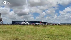 Activities organised in the context of Aviation Safety Week 2021 • Airports of Mauritius Co Ltd (AML) organised, today, airside safety activities in the context of an Aviation Safety Week held at Sir Seewoosagur Ramgoolam International Airport, in Plaisance. These activities comprised a Foreign Object Debris (FOD) Walk regrouping some 50 participants, as well as a special simulation (Firefighters Combat) and preparation exercises involving some 35 airport firefighters. • The Aviation Safety Week
