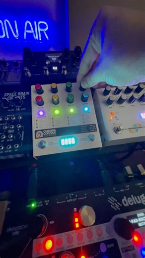 Microcosm + Chroma Console=Love #electronicmusic #synth #moog