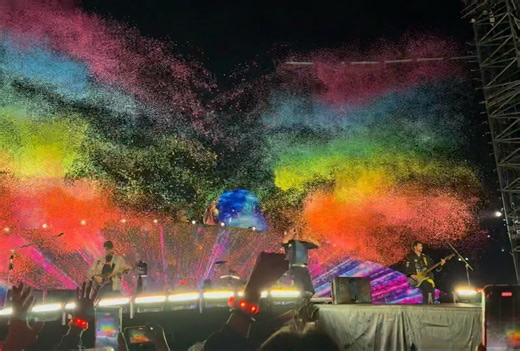 Coldplay 4k 首尔演唱会 D1&2-内场前排扒杆位 看台位双日版 自摄自留