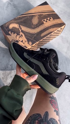 Ska Skate Rock on Instagram: "Reposição Vans Zahba do 36 até o 43. Comente EU QUERO para receber o link de compra 🔥"