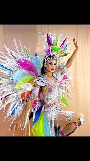 Emocionante desfile de samba que ilumina el corazón