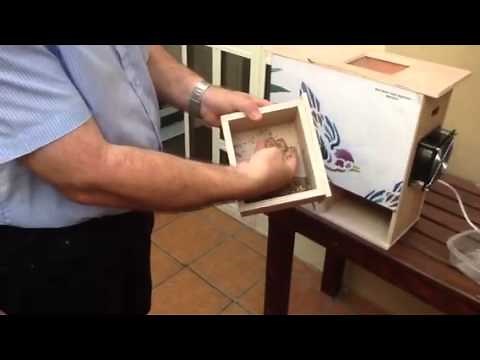 Bird seed/husk separator