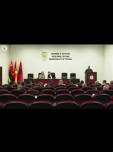 KOMUNA E TETOVËS LË PEZULL PAGESAT E NDIHMAVE FINANCIARE 🟢 ​Në seancën e tetë u votua për ndihma financiare ndaj pesë personave fizikë për qëllime të ndryshme. Njëra prej tyre ishte ndihma financiare në vlerën 1500 euro për botimin e një libri, që është një gjest për t’u përshëndetur! ❓ ​E pyetëm Kryetarin e Komunës se përse ende nuk është kryer pagesa e ndihmës financiare prej 1200 eurosh, e votuar nga përbërja paraprake e Këshillit më datë 29.05.2025, për librin