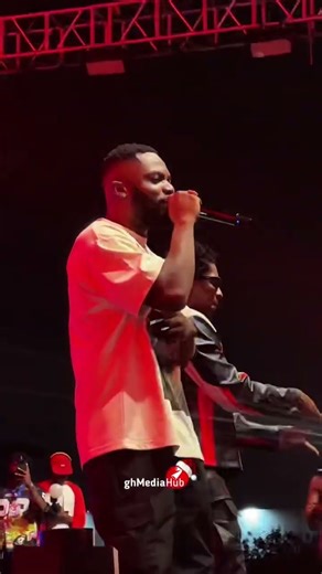 R2BESS at FTY RAVE🎙️🔥 #youtubeshorts #viralvideo #r2bees #viralshort