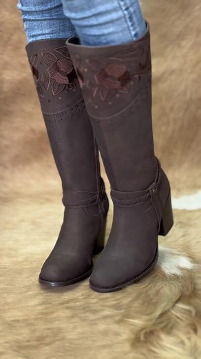 Trendy Women's Cowboy Boots Collection | Laura Boots