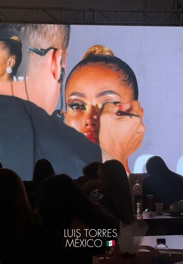 Que emoción mostrarles lo que para mí fue toda una experiencia conocer estos dos grandes artistas @ltorresbeauty @alcantaramakeup ✨ Gracias a @lumakegroup y @saguiprofessionalm por brindarnos un evento de calidad ❤️ me voy feliz y agradecido por haberme permitido vivir esta experiencia que siempre llevaré en mi corazón 🥰 Gracias a todas las marcas patrocinadoras @brykalashes @godoybeauty.co @pomystecuida @girly.maquillaje @anyeluzcosmetics @dystetic @lumeaescents @estarbien_seguros @pandoras_bo