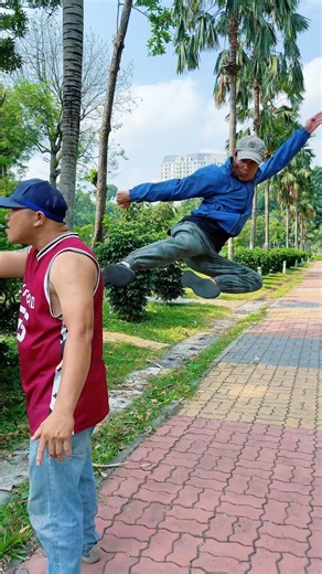 Self Defense: A Lesson for the Arrogant 00214. #themaskdeeds #martialarts #shortsvideo