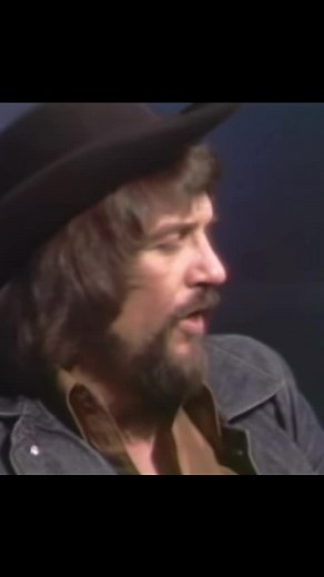 Waymore Blues - Waylon Jennings: A Country Classic