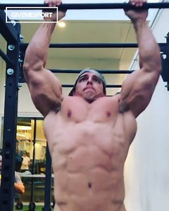 1.9M views · 4.3K reactions | It's not everyday you see this guy without 12plates on his chest. Credit: insta/ @bradcastleberry | GiveMeSport | Facebook
