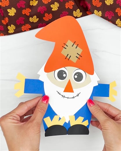 This scarecrow gnome might be the cutest fall friend ever! Template 👇 | Simple Everyday Mom