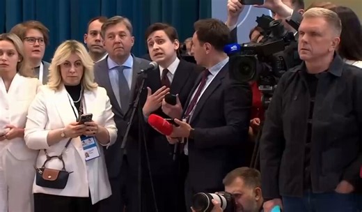 BREAKING:President Vladimir Putin UNLEASHES on the West! Breaks his silence for the first time with a brutal, point-by-point takedown over the Romania drone crash, demanding names! 🇷🇴🔥Putin: "Politicians talk way too much."Journalist: "No, that’s understood, but what they are saying..."Putin: "Then why didn't they shoot it down? Why didn't they shoot down this drone, which I don't even understand if it's from Russia, that flew in there?.. Do you hear me? I don't even understand what is being 