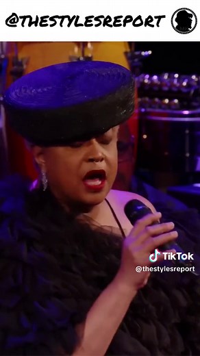 Lisa Fischer 'How Can I Ease The Pain' Live Performance | Emotional Soul Classic