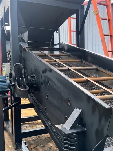 Understanding Vibrating Screens in Mining Equipment