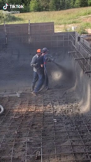 Shotcrete vs. Gunite: What's the Difference in Pool Construction?