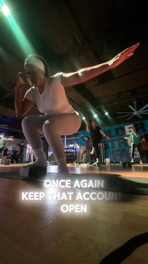 An easy $200! 😮‍💨 These are my tried and true favorite referral codes, and I have an account on all three of these apps! The current $50 acorns promo is ending on November 16 so make sure to open an account before the end of November 16, and add five dollars to the account before November 30. But you have to leave the $5 in your account for 30 days to get the bonus! Call me the referral queen, I'm here to get you some free money for the holiday season! 😌 Let me know in the comments if you hav