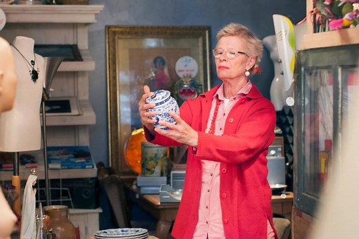 Identifying Hummel and Goebel Marks of Authenticity | LoveToKnow