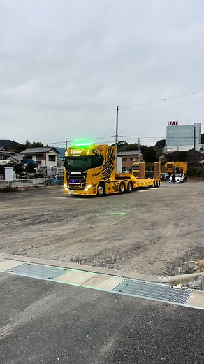 スカニアと低床トレーラーの運搬特集