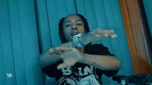 Dre🌪️ on Instagram: "New @vari_grand "Don’t Come Around’ OUT NOW 🎬 Shot by @dre.vissuals 🌪️ VHS By @faswrds #props #chicago #explore #share #artist"