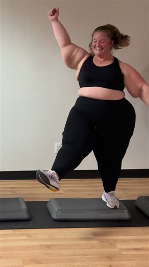 Lindsay ✨ on Instagram: "One of the BEST parts of my recent fitness journey chronicles has been discovering @confitdancestudio! 🥰🖤 This was just my third time but I TRULY enjoy each class and it challenges me and keeps me sweating! The best workout and a wonderful community. I have every intention of getting the virtual membership so I can do these as much as possible! I have steppers at work that need to be put to use 🤪 I stepped on the scale recently and had gained 15 lbs which crushed me. 