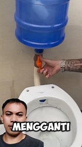 542K views · 2.5K reactions | Cara mengganti bak control pada closet duduk dari galon #tips #kreatif #tutorial #diy #trendingreels #reelsfacebook #reels #fyp #vidioviral #reelsfyp #reelsviral #diytools #tools #trick #shorts #homemade | Ferdybanne | Facebook