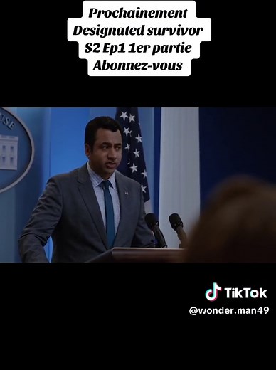 #CapCut #series #american #france #film #designatedsurvivor DESIGNATED SURVIVOR SAISON 2 VF #SERIE Au cours du discours sur l'état de l'Union, un attentat frappe le Capitole. Le président des États-Unis et le vice-président périssent avec l'ensemble du cabinet, ainsi que la totalité des membres du Congrès, à l'exception du secrétaire au Logement et au Développement urbain, Tom Kirkman, choisi comme étant le « survivant désigné » designated survivor. Il est alors investi président des États-Unis.