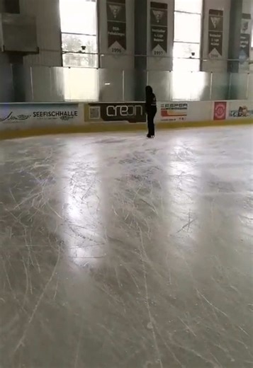 Ice Freestyle Skills: Enjoying Eislaufen at Neuwied