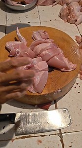 Chicken cutting techniques #cuttingchicken #cuttingskills #butcher | Mas Gotri Ags