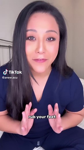 Here’s a fun sleep hack with your feet! 💤 🦶🏼 Kidney 1 (KD1) and Liver 3 (LV3) are two amazing point combinations commonly used in acupuncture treatments, but you can have it right here at home with acupressure and experience the effectiveness of Chinese medicine. THE DATING PROFILES: 💧 Kidney 1 (aka “Yongquan” or Gushing Spring) is a great foot point for someone who’s “in their thoughts”; it can also treat night sweats, heart palpitations (racing sensation), and hot flashes (for those in men