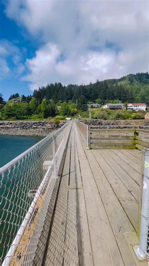 📚🦀🌊🧠📝🦀 At over 700 feet in length, Garibaldi’s Pier’s End pier is the longest in Oregon. It is located across U.S. Highway 101 from the historical Coast Guard Headquarters building. Near its end is a building that served as a boathouse for the Coast Guard from 1934 until the early 1960s. The Port of Garibaldi took ownership of the pier as part of a land swap with the federal government in the late 1970s. Although the building is under private lease, the pier itself is open free to the publ