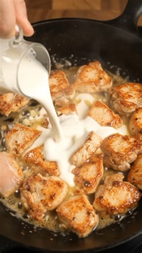 Creamy Garlic Chicken Recipe 🍗 | Easy & Quick Dinner | Cooking with Ajmal