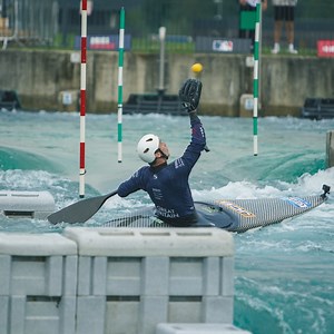 2K views | This is how the professionals do it, but if you want to see what happens when two amateurs go down a Canoe Slalom course with zero training... Click here ➡ https://bit.ly/BCS4E3 #Basescovered #MLB #Baseball #canoeslalom #adamburgess #olympics | MLB Europe | Facebook