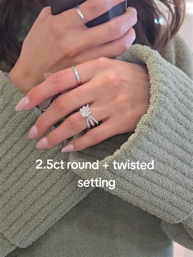 Stunning 2.5ct Twisted Bypass Diamond Engagement Ring