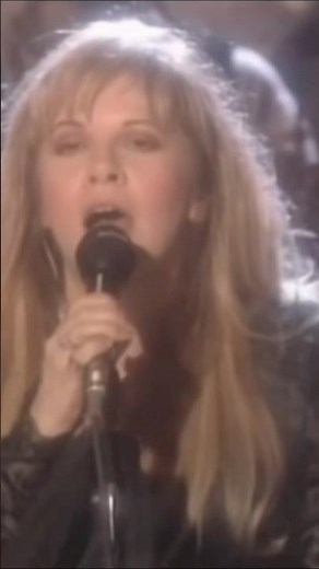 “Gypsy” by Fleetwood Mac ✨🎶