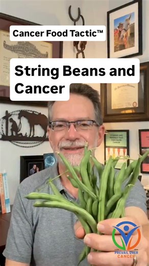 Keith Bishop Prevail Over Cancer Coach Retired Pharmacist on Instagram: "Fresh string beans (Phaseolus vulgaris) aren’t just a crunchy side dish—they’re a stealthy ally in cancer prevention. Rich in flavonoids, saponins, and phenolic acids, these humble legumes activate key molecular pathways that help suppress tumor growth and inflammation. Fresh string beans have such a low impact on blood glucose levels that you can ignore the downloadable Palm Rule for Cancer Foods guide while incorporating