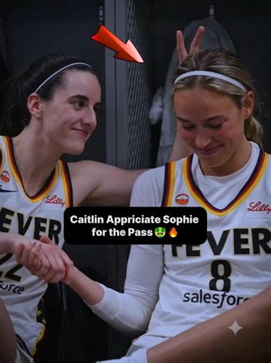 Caitlin Clark Makes Sure Sophie Gets Credit for This Dime 🤑👏 #caitlinclark