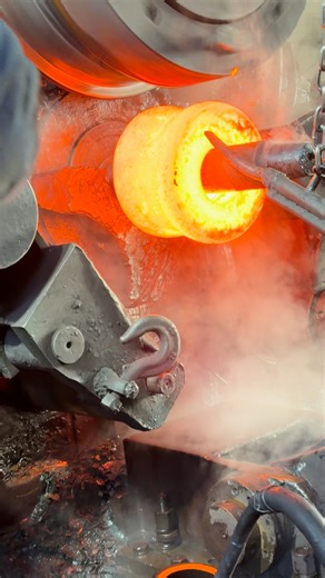 Inside the forging factory Forging in Perfect Sync #forging #manufacture #machine #process #craft | TIM inside the factory