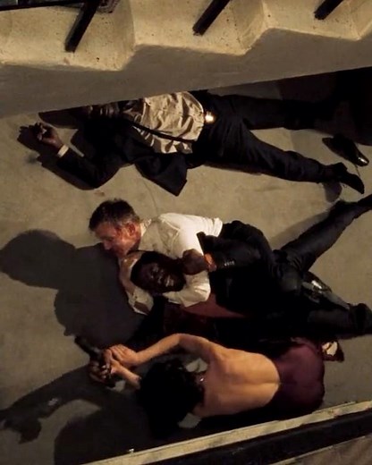 James Bond’s Undercover Kiss FAILS Spectacularly! | Casino Royale’s Most Intense Fight Scene Explain