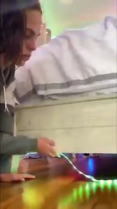 Créer une ambiance soirée ou cosy dans votre maison avec les rubans LED télécommandée Disponible chez votre Bricaillerie et livraison disponible 58 wilayas 📦 Commander ici 👉 : https://bricaillerie.com Adresse : https://goo.gl/maps/84hqiKLMopN54vReA Bricaillerie l'envie de Bricoler 🔨⚒🔧🪚🔩 #livraisonadomicile #livraison #ecommerce #jeudelumiere #rubanled | Bricaillerie