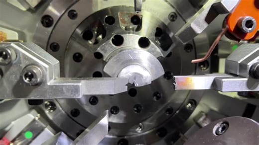 2.8mm machine produces 2.5mm double-layer torsion springs, 8 per minute#machine #cnc #springmachine #torsionsprings #camless #forming #cncmachine