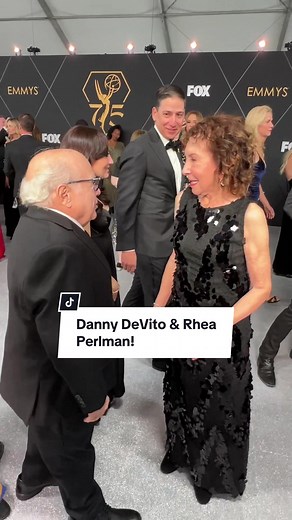 #DannyDeVito and #RheaPerlman make their way down the #emmys carpet! | Danny Devito