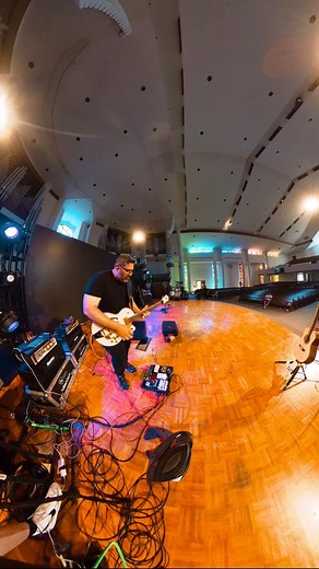 Tone for days 🔥 • • - Pedalboard: @schmidt_array_pedalboards - Drives: Colosseum @cornerstonegear, Mr Jax @jetpedals - Foot Controller & Midi Baby: @disasterareadesigns - delays: HX ONE @line6hxclub, Joshua Exho @jimdunlopusa - Amps: Hot Cat & Jet Black @badcatamps - Pedalboard Cables: @disasterareadesigns - Speaker Modeling: Ox Box @uaudio - Guitars: CR Sgnature, Quilt Penguin @officialgretsch - Strings: @elixir_strings - Straps: @ravenstraps - Monitoring Mixer: CQ18T @allenandheath - Amp Case